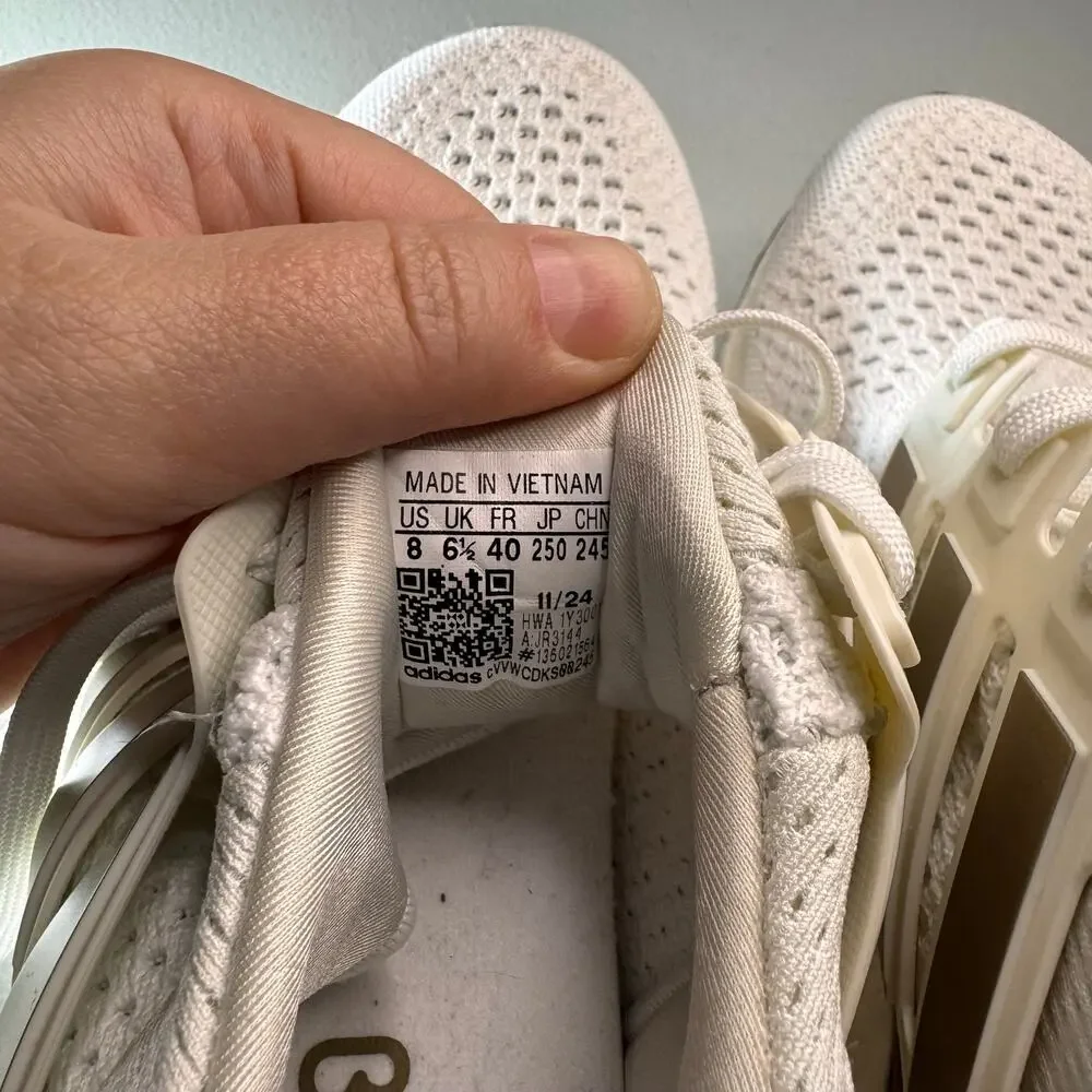 adidas ultraboost 1.0 women’s 8 off white cyber metallic warm vanilla JR3144